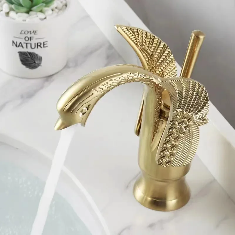 Golden Basin Faucet Deck Mount Sink Short Faucets Swan Shape Single Handle Sink Hot Cold Water Mixer Tap