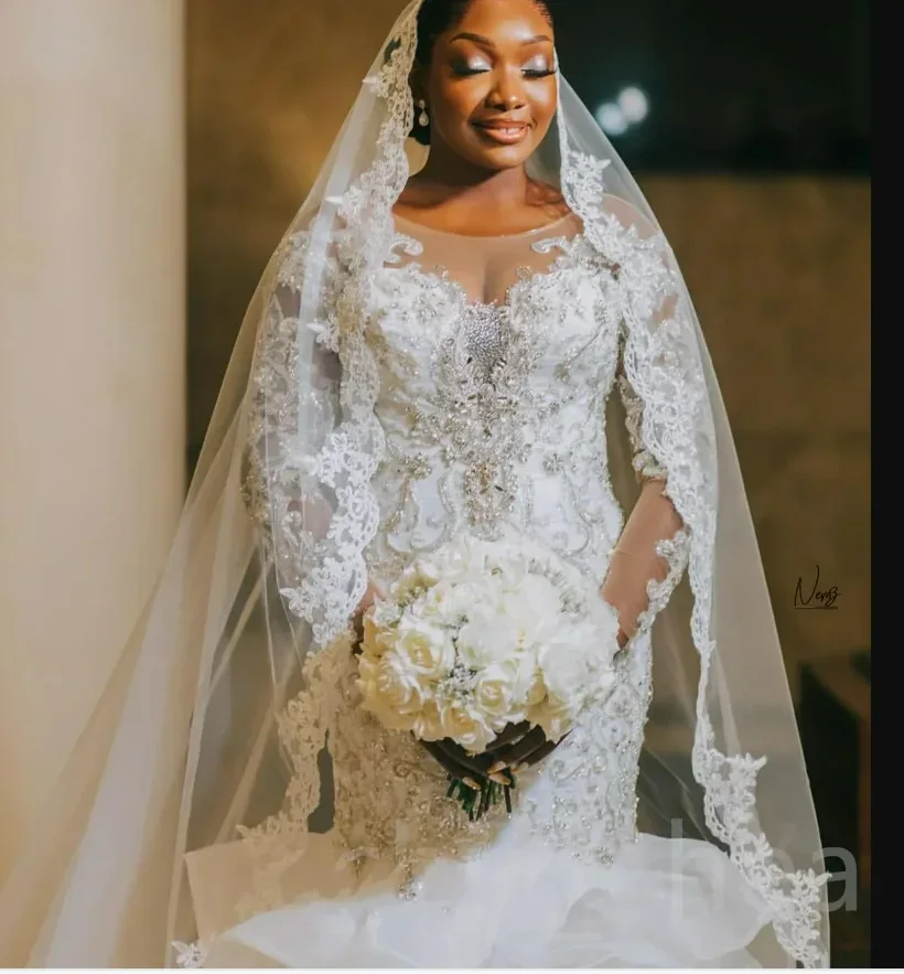 Customized Sheer Neck Shinny Beads Crystals Wedding Dress  Robe De Mariee Luxe Long Sleeves Tiers Classic Bridal Gown