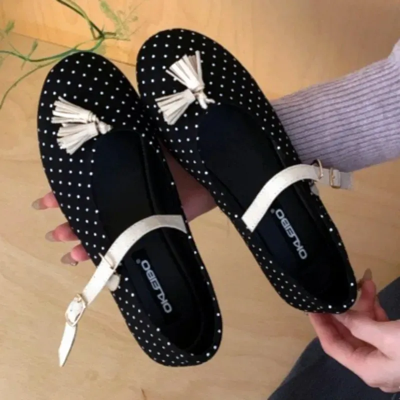 

Женские балетки с кисточками и украшением в горошек, с пряжкой и кисточками, туфли Мэри Джейн, удобные дизайнерские модельные туфли на мягкой подошве