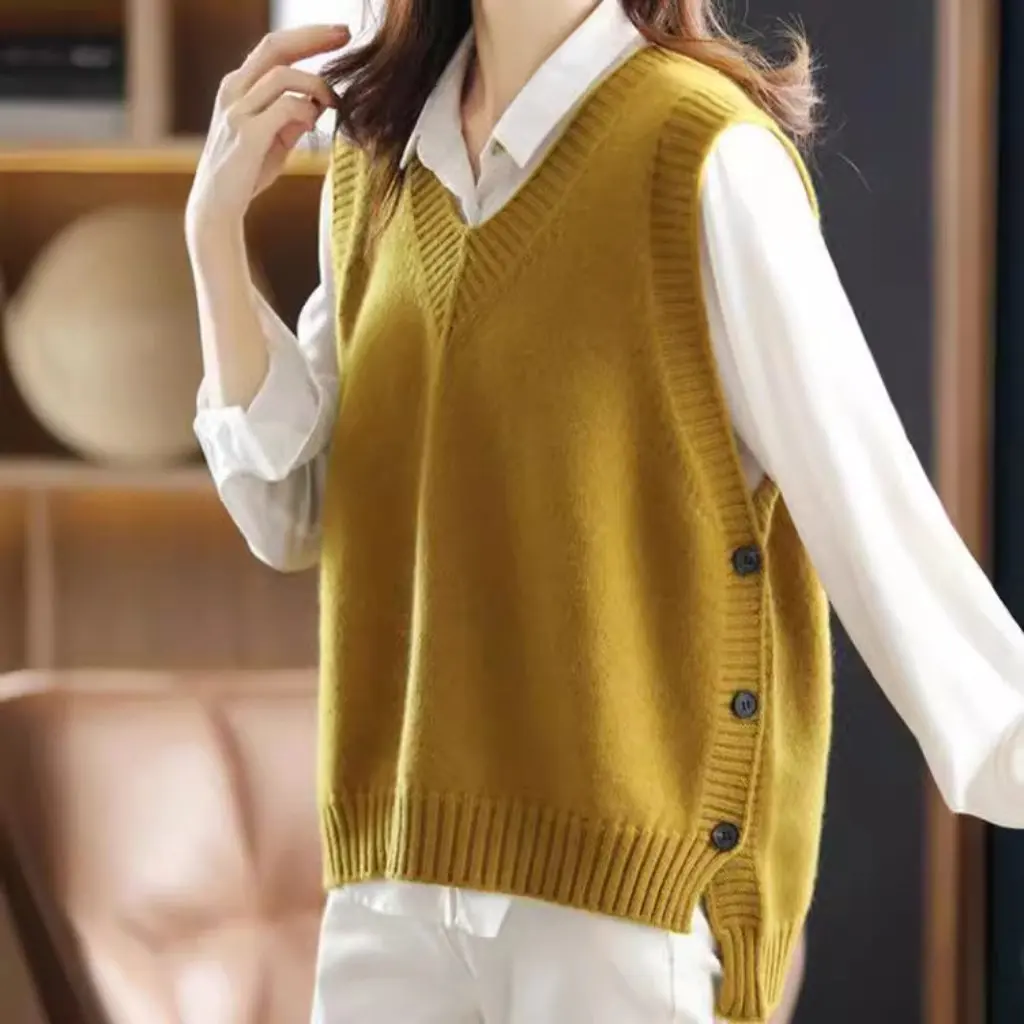 

Women's V-Neck Knitted Vest Side Buckle Design Loose Lazy Style Sweater for Spring And Autumn Japanese Korean Fashion