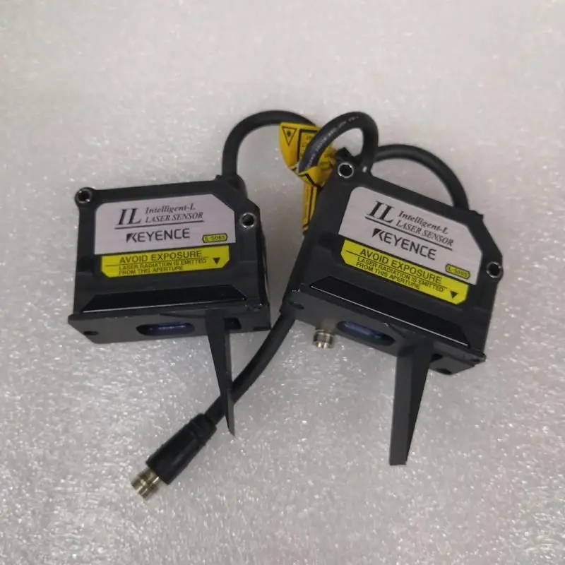 Japan original genuine new packaging IL-S065 laser displacement sensor quality assurance need to bargain IL-S065