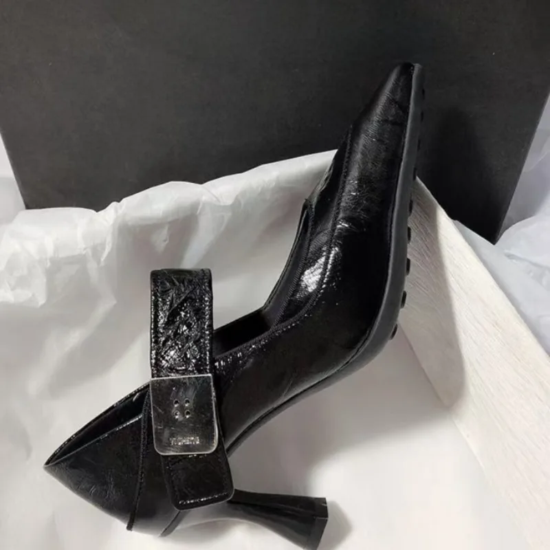 2025 الخريف جديد جودة عالية الكعوب المرأة موضة وأشار رئيس 7 سنتيمتر المضادة للانزلاق مقاومة للاهتراء عالية الكعب