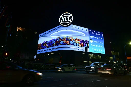 Custom Waterproof & LED DisplayOutdoor P10 Full Color 4X8 Ft Electronic Advertising Led Signs Led Business Board On Street Pole