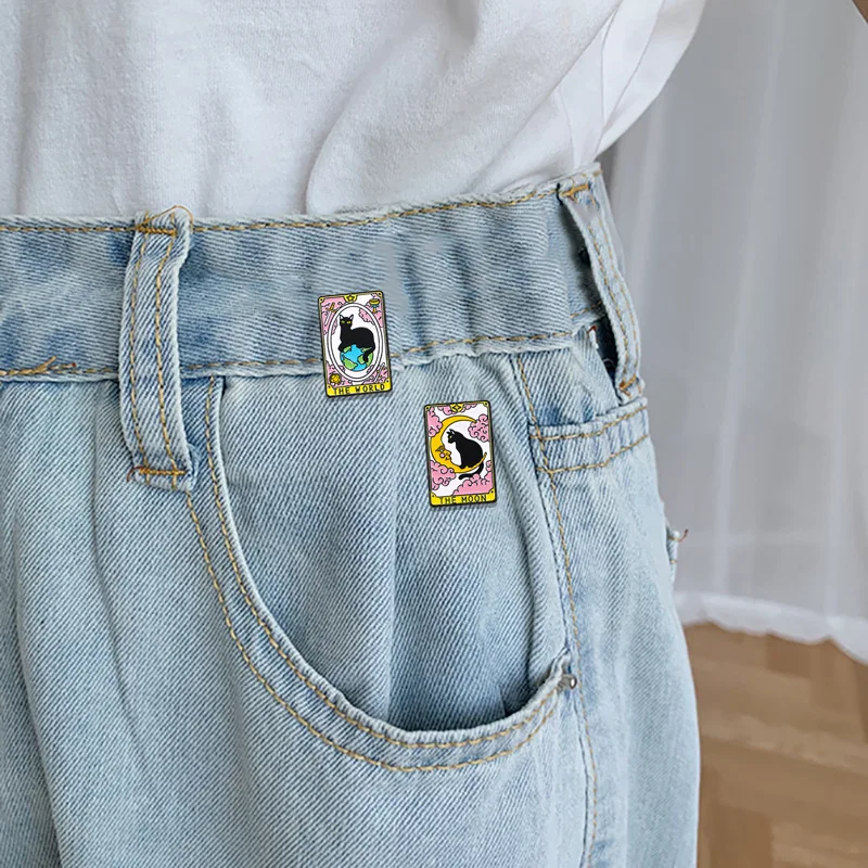 4pcs Exquisite Cartoon Cat Tarot Card Enamel Brooch Creative Pink Lapel Pin Badge Backpack Clothing Hat Accessories