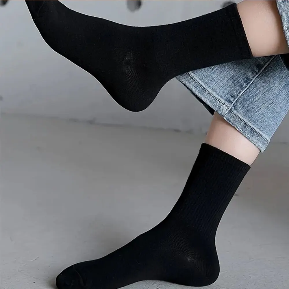 7 Pairs Mid Length Socks Women\'s Classic Black White Solid Color Fashionable Casual Sports Sweat Absorbing Breathable Men Socks