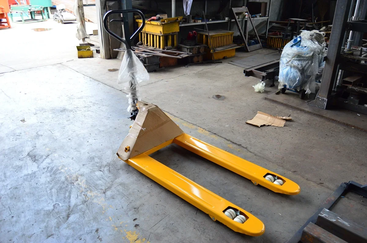 Wózek hydrauliczny 2t