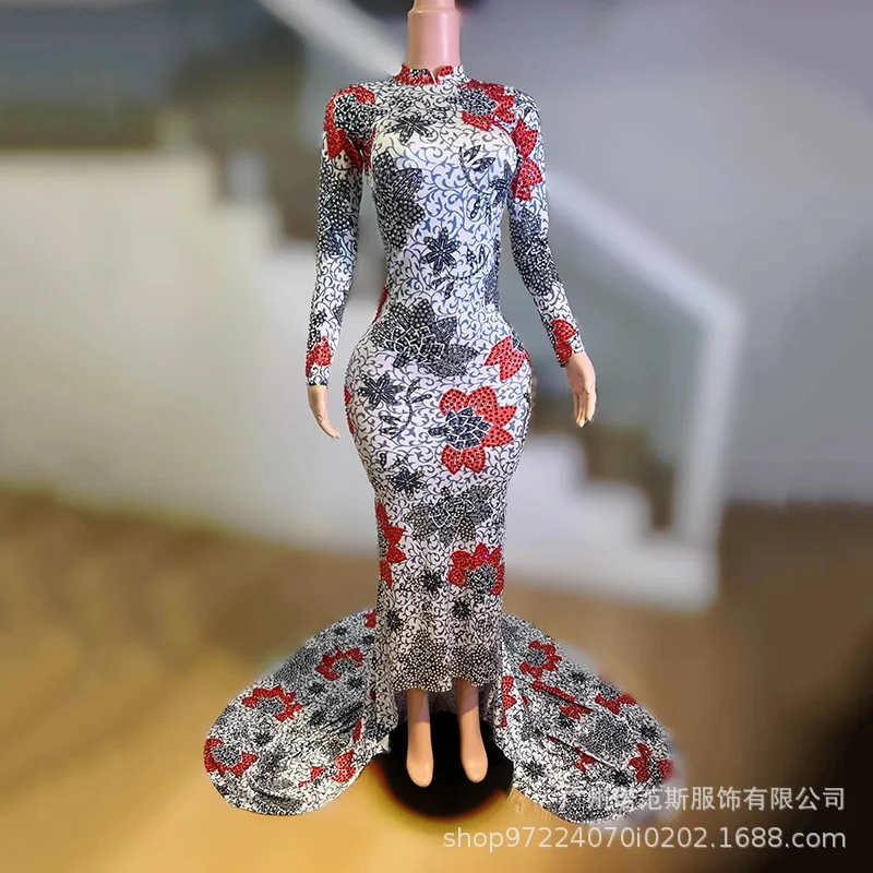 2026 Luxury Flower Diamond Trailing Hip Skirt Adult Model Catwalk Trendy Clothes New Year's Day Party Host Performance Clothes