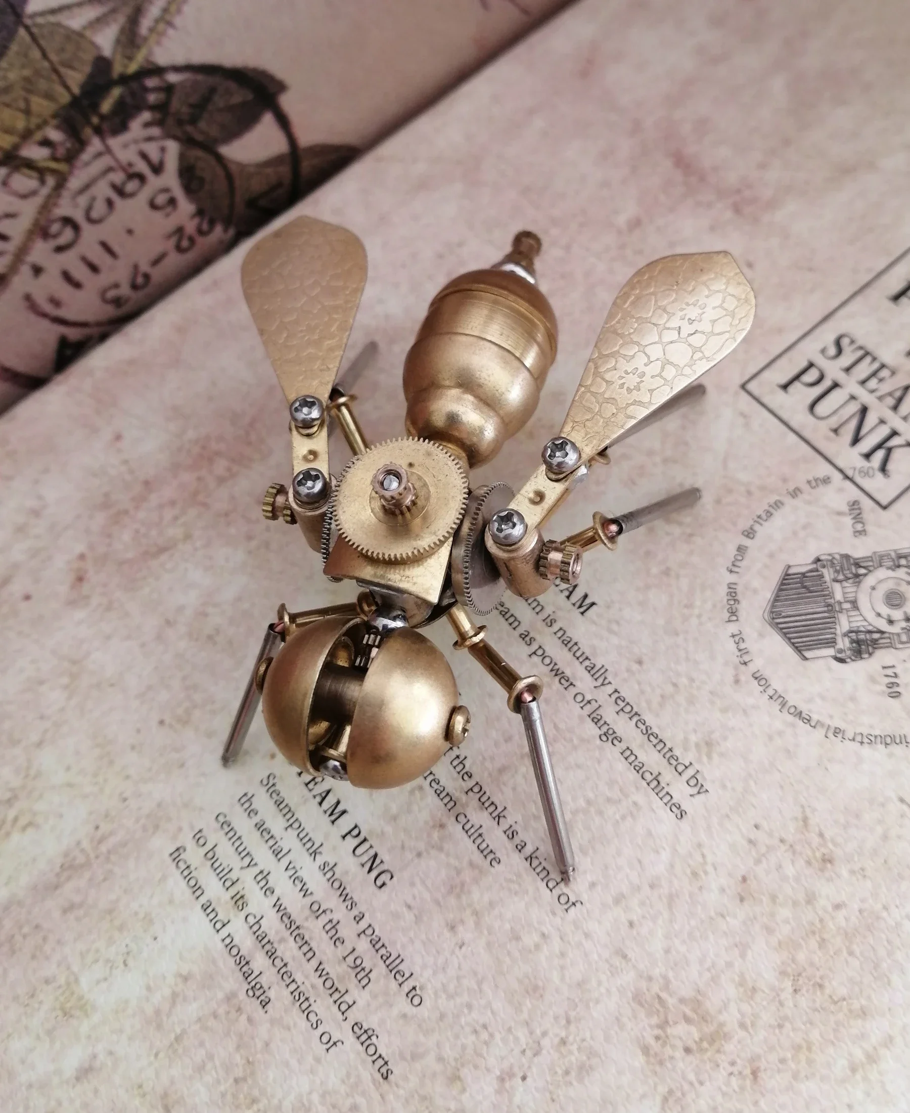 3D Steampunk Mechanical Insect Golden Bee Full Metal Handcraft Creative Ornament - Finished Product