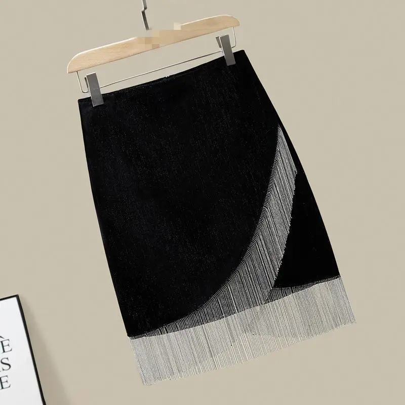 Verano corto con flecos brillantes. Este año, el cerrado y delgado. Este año, la falda corta ropa de moda coreana.