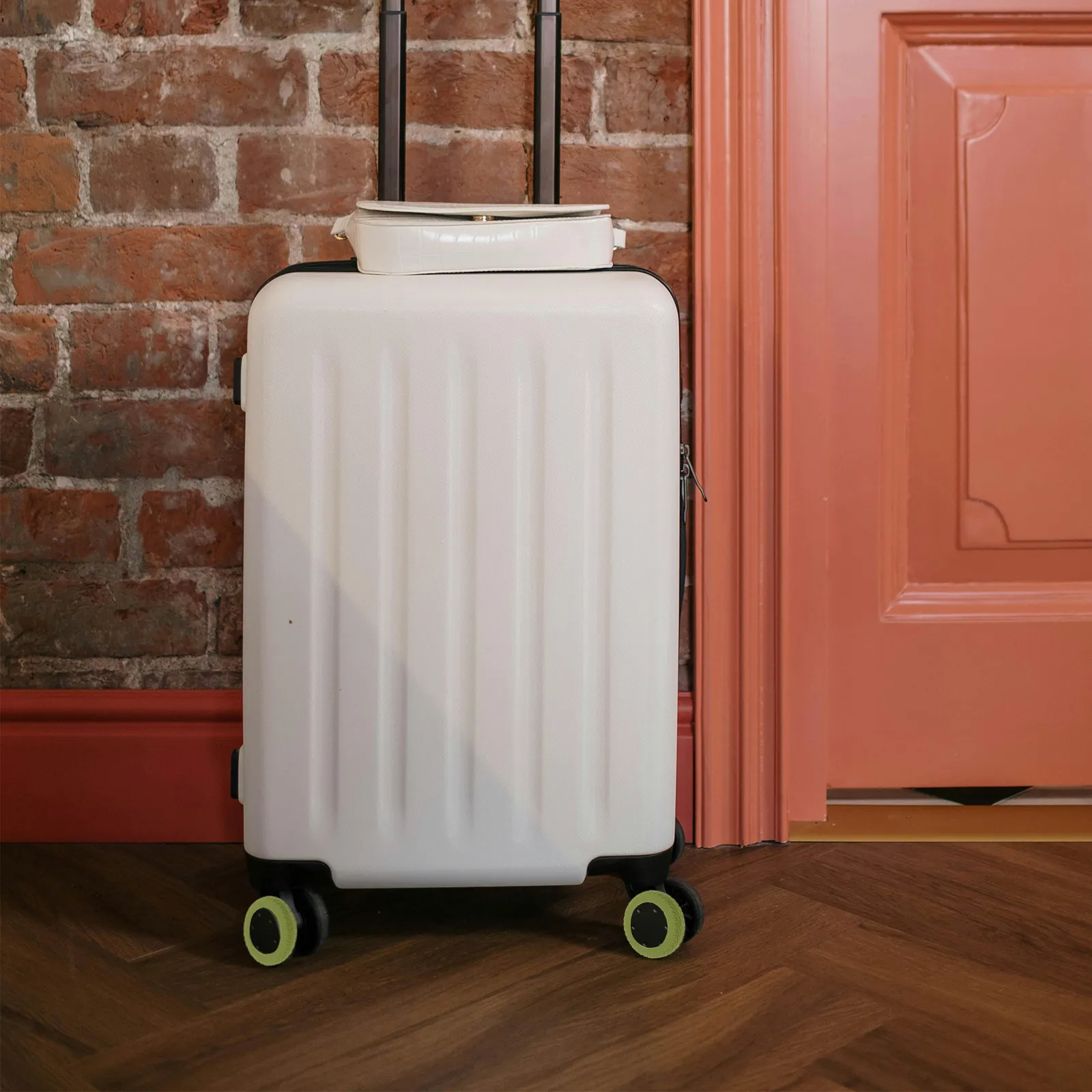 

8Pcs Wheel Covers Silicone Luggage Wheel Protectors Shock Absorbing Noise Reduction Universal Fit for Suitcase