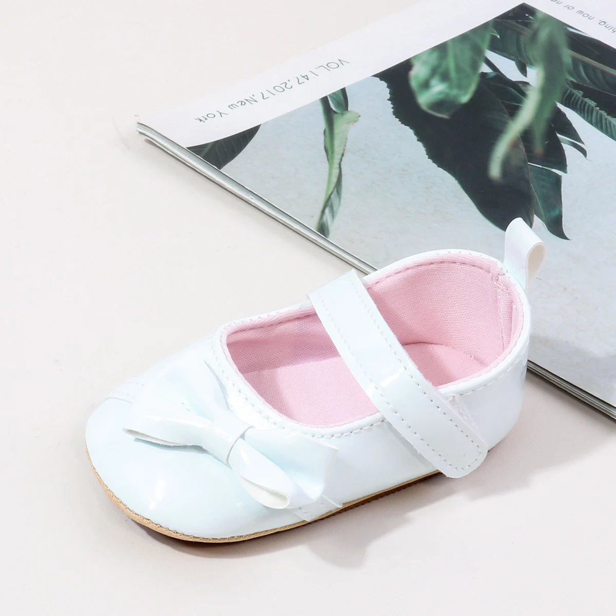 2025 Scarpe da bambina Cute Bowknot Toe-coperto Morbido PU Mary Jane Scarpe Suola antiscivolo Primavera Estate Sandalo per 0-18 mesi