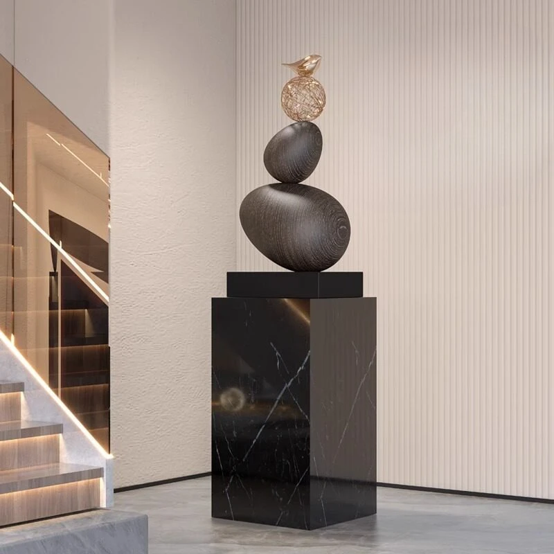 Times come and go, stone high-end ornaments, large sculpture hotels next to floor-to-ceiling sofas in the living room, high-end