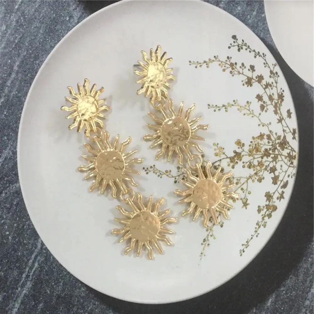 Korean Fashion Metal Vintage Three Sun Earrings For Women Luxury Creative Cute Trending Products Holiday Gifts Girls Jewelry