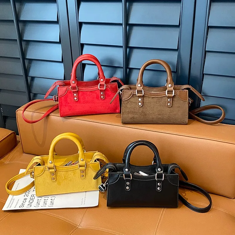 

Классическая женская сумка через плечо из кожи премиум-класса с популярным элегантным прикосновением от роскошного дизайнерского бренда