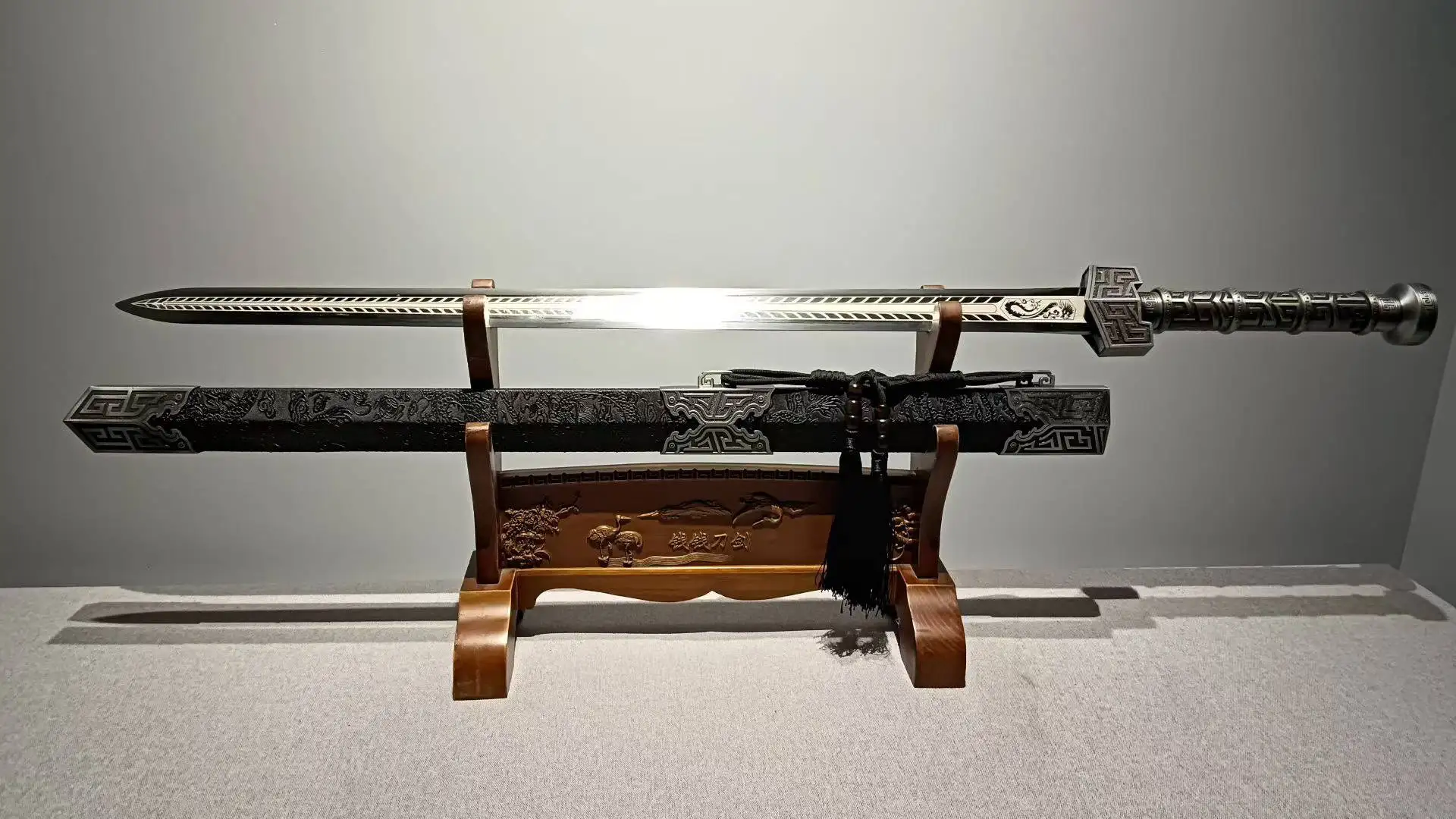 Chinese dragon sword cosplay, manganese steel blade, real katana, battle-ready, full tang, knight ninja gift, not sharp