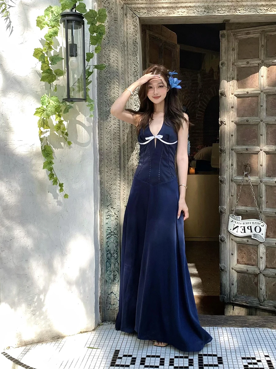 Reddachic arco mergulhando feminino maxi vestido longo cetim azul marinho com tiras halter oco decote em v sem costas formal vestido de festa de baile