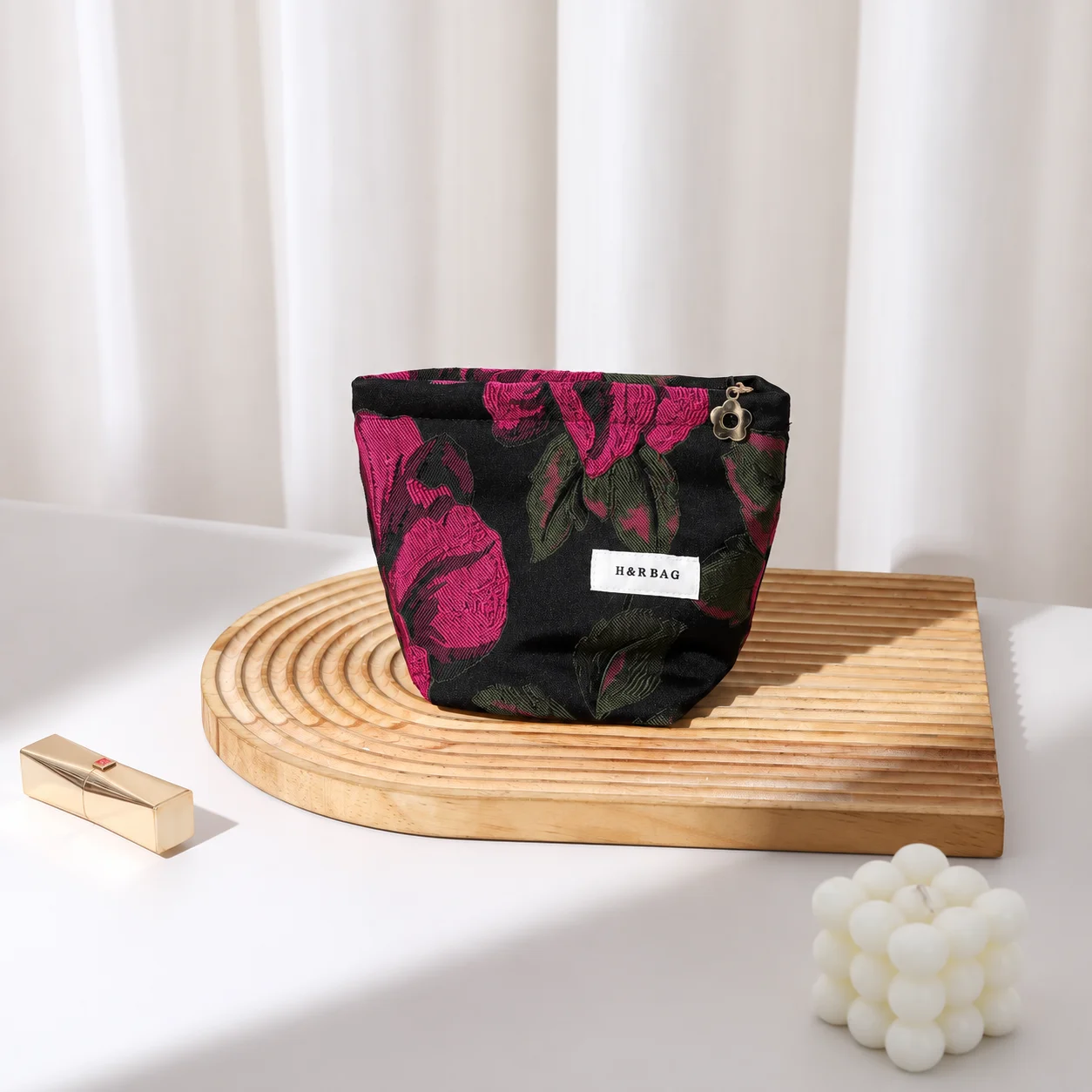 Beauty Storage Bag  Floral Jacquard Cosmetic Bag Jacquard Toiletry Bag Space-Saving For Travel Beauty And Personal Care