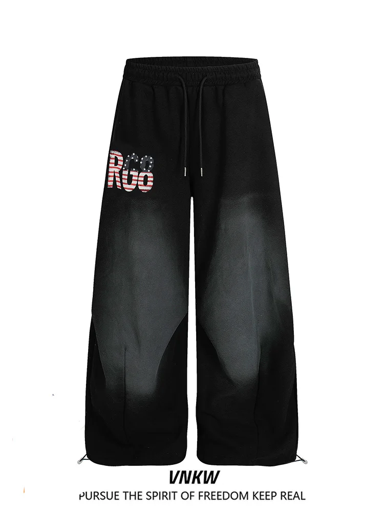 

Retro American Waed adient Letter Casual Sweatpants Loose Wide Leg Pants for Men Jazz Dance Loose Fit Straight Leg Pants