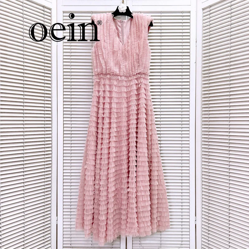 

[oein] New Mesh Heavy Industry Lace V-neck Folded Fold Vertical Striped Folded Tank Top Large Swing Dress 2024 Autumn Fashion