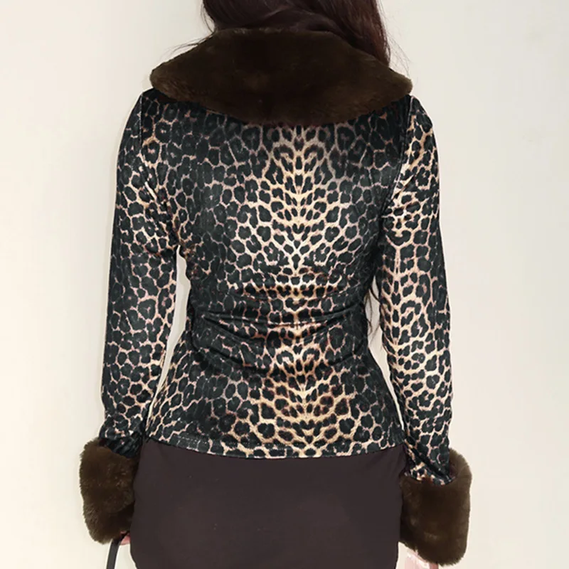 Cardigan con stampa leopardata con collo in pelliccia temperamento Autunno e inverno Nuovo top sexy a maniche corte slim fit