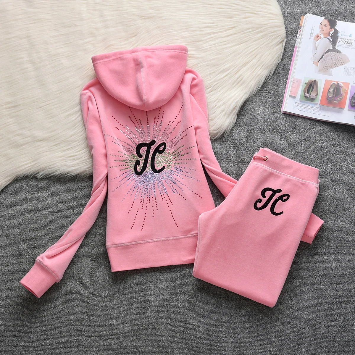 Juicy Cometure Velvet Tracksuit Women Sports Hoodie Crystal Decorated Three-Dimensional Pattern Velvet Suit 2pc Winter Women Sui