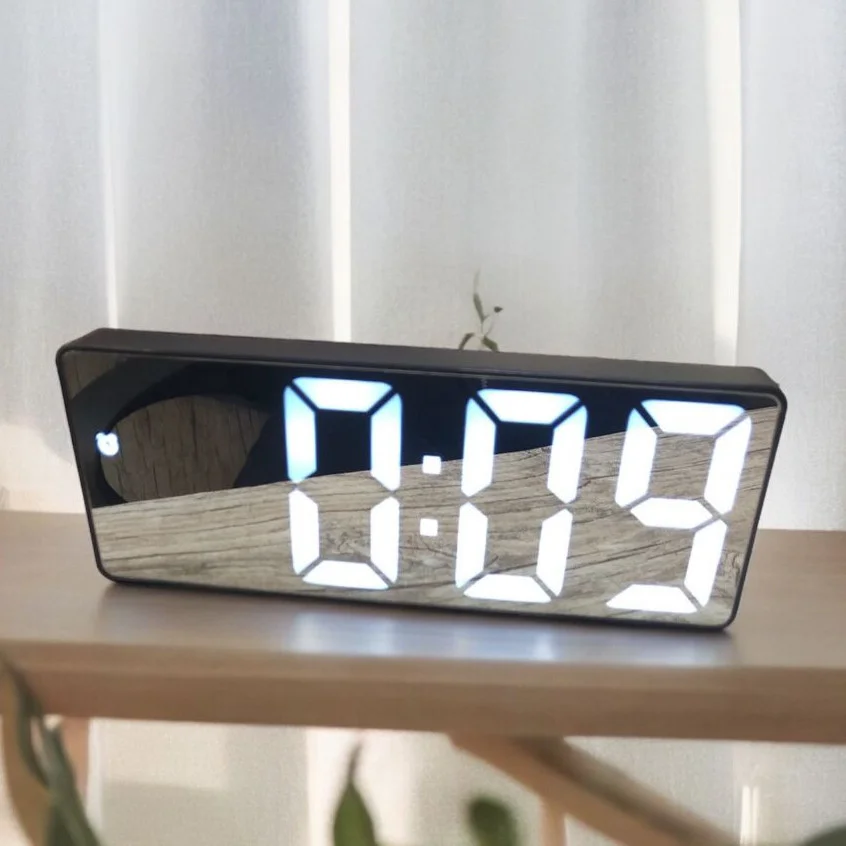 Relogio Despertador Digital com Visor LED Termometro e Luz Noturna Ideal para Quarto Escritorio e Viagens