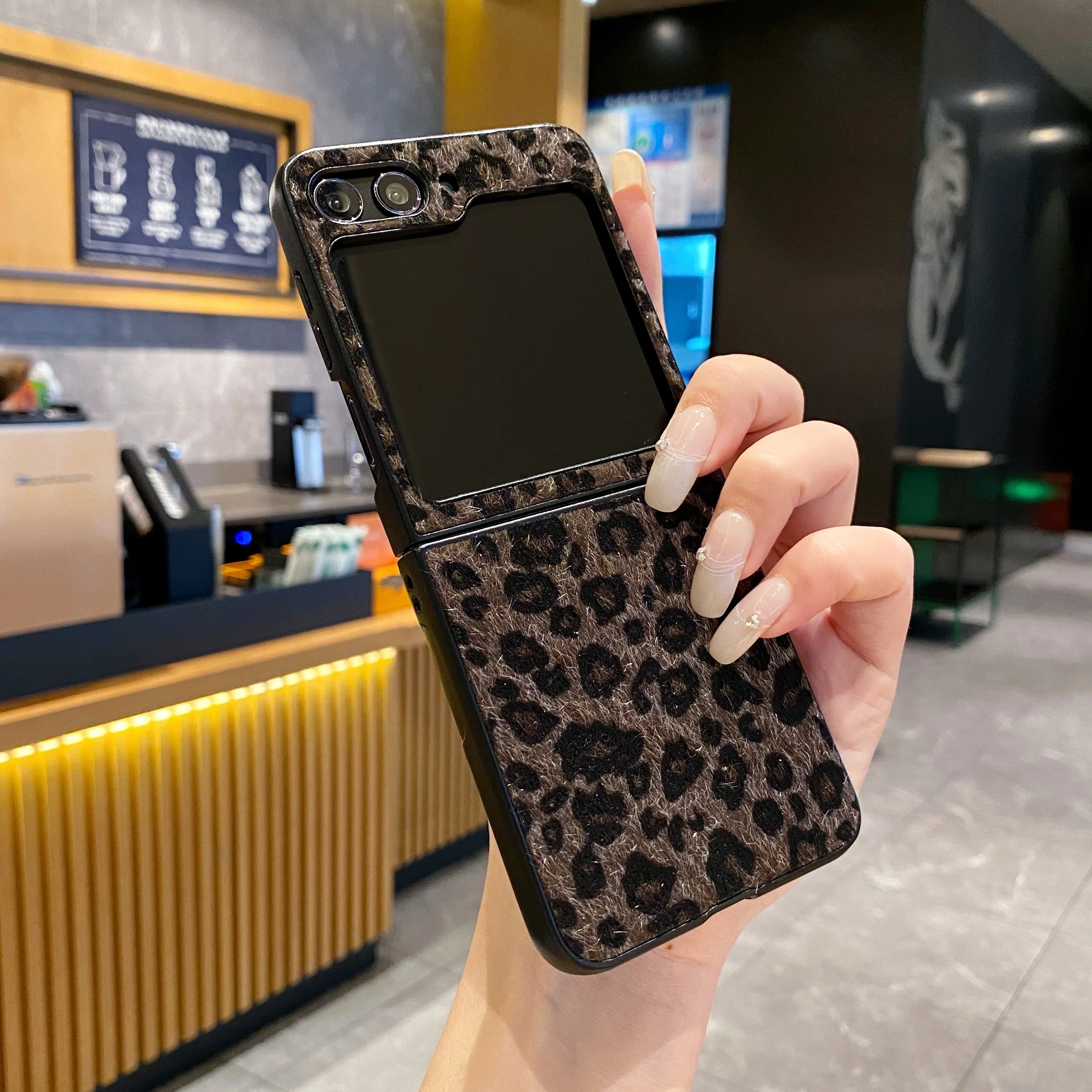 Kunstleren luipaardprint pluch - Phone Cases Brown recensie en prijs