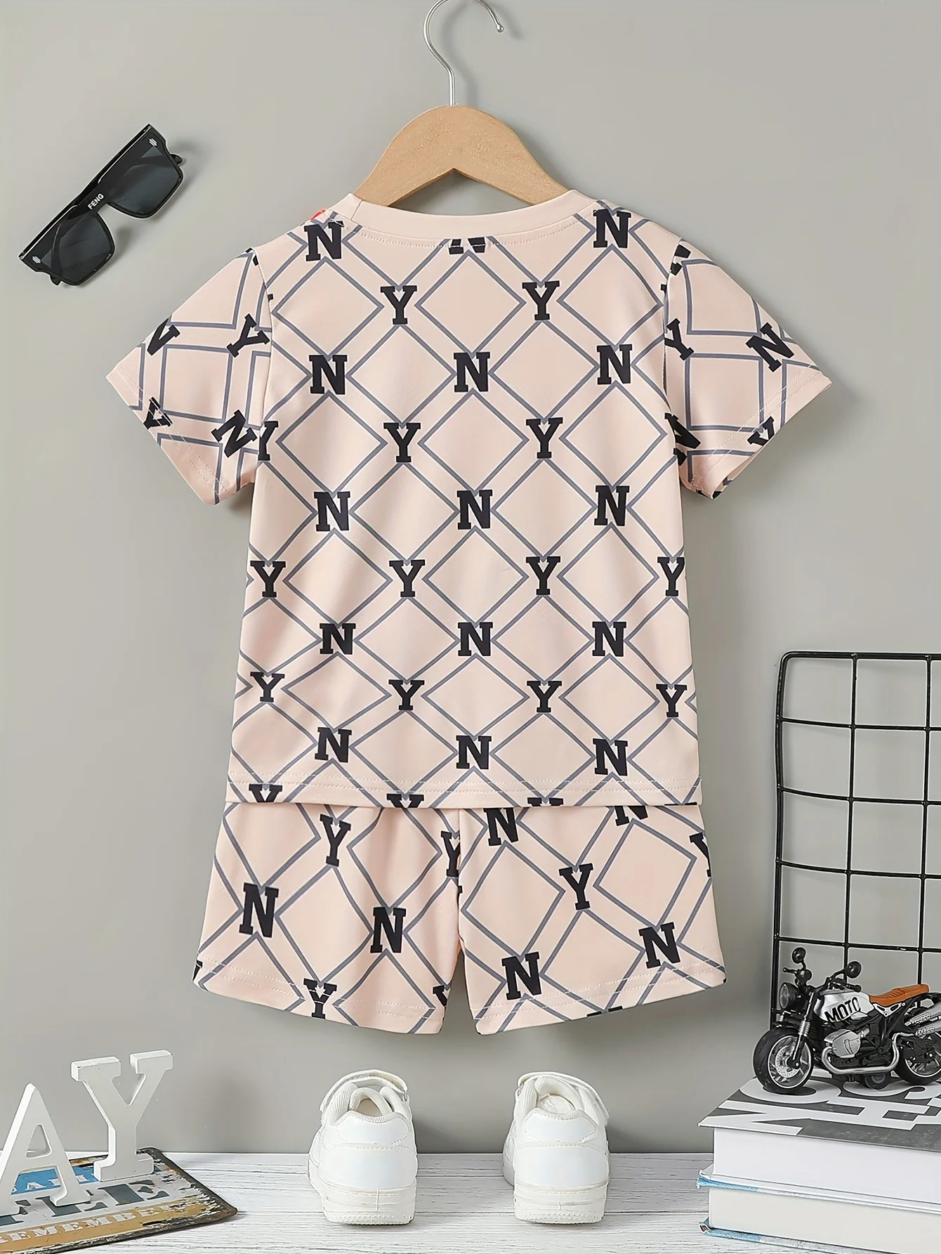 

Новейший популярный комплект футболок 2025 года, 3D стиль отпуска, модные различные элементы, модный уличный мужской комплект, летний топ, шорты, дышащие