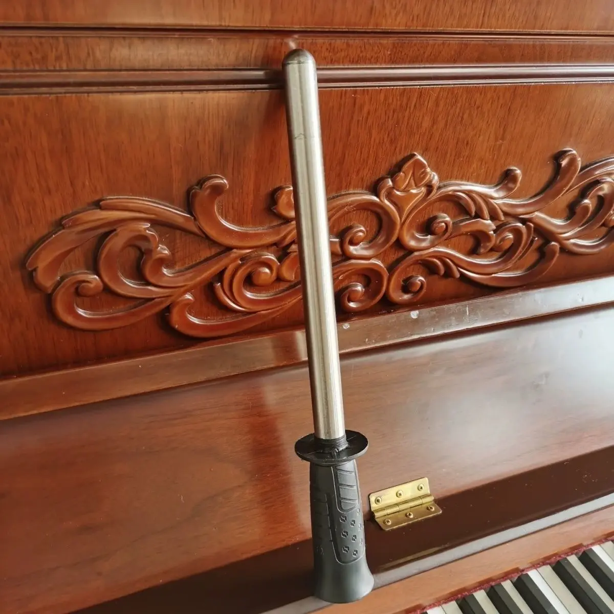 

Brass instrument repair tool, small and short grinding rod, piston grinding tool, small piston cylinder calibration