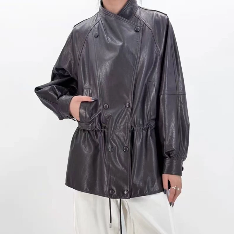 レザージャケット 冬用 レディース エレガント スタイリッシュ オイルワックス加工 シープスキン スタンドカラー ドローストリング スリム ダブルボタン ミディアム～ロングコート