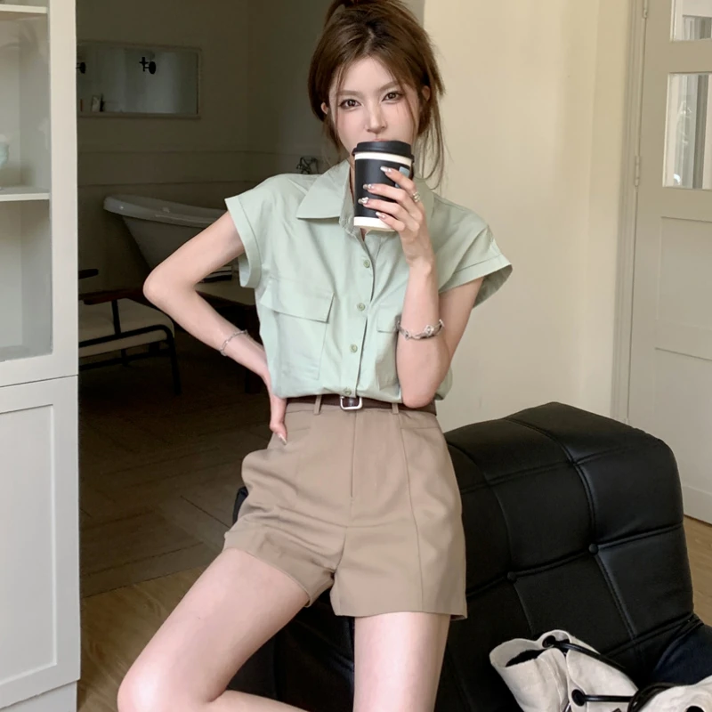 

2025 Summer Korean Mint Green Short Sleeve Shirt Set for Women Summer Unique Casual Loose Versatile Top and Shorts Two-piece Set