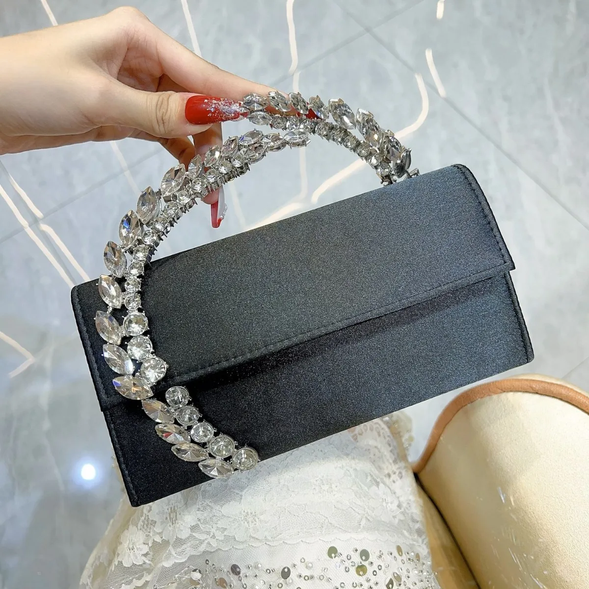 

2025 New Evening Bag, Sparkling Satin Sequin Handbag, Diamond-Encrusted Women's Bag, Crossbody Bag, High-End Feel