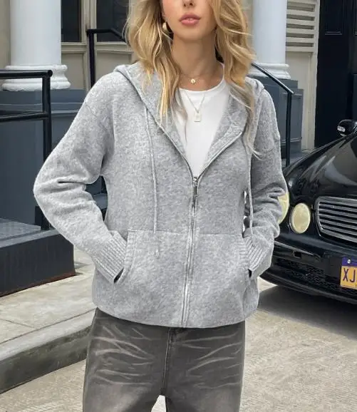 

2025 Autumn and Winter Vacation Solid Color Long Sleeved Zipper Jacket Hoodie Women's Clothing