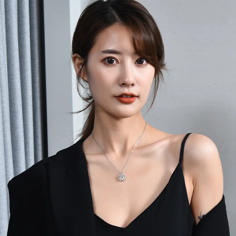 2025年多用途四つ葉のクローバーネックレス、複数のハート型鎖骨チェーン付き、開閉しても色褪せない