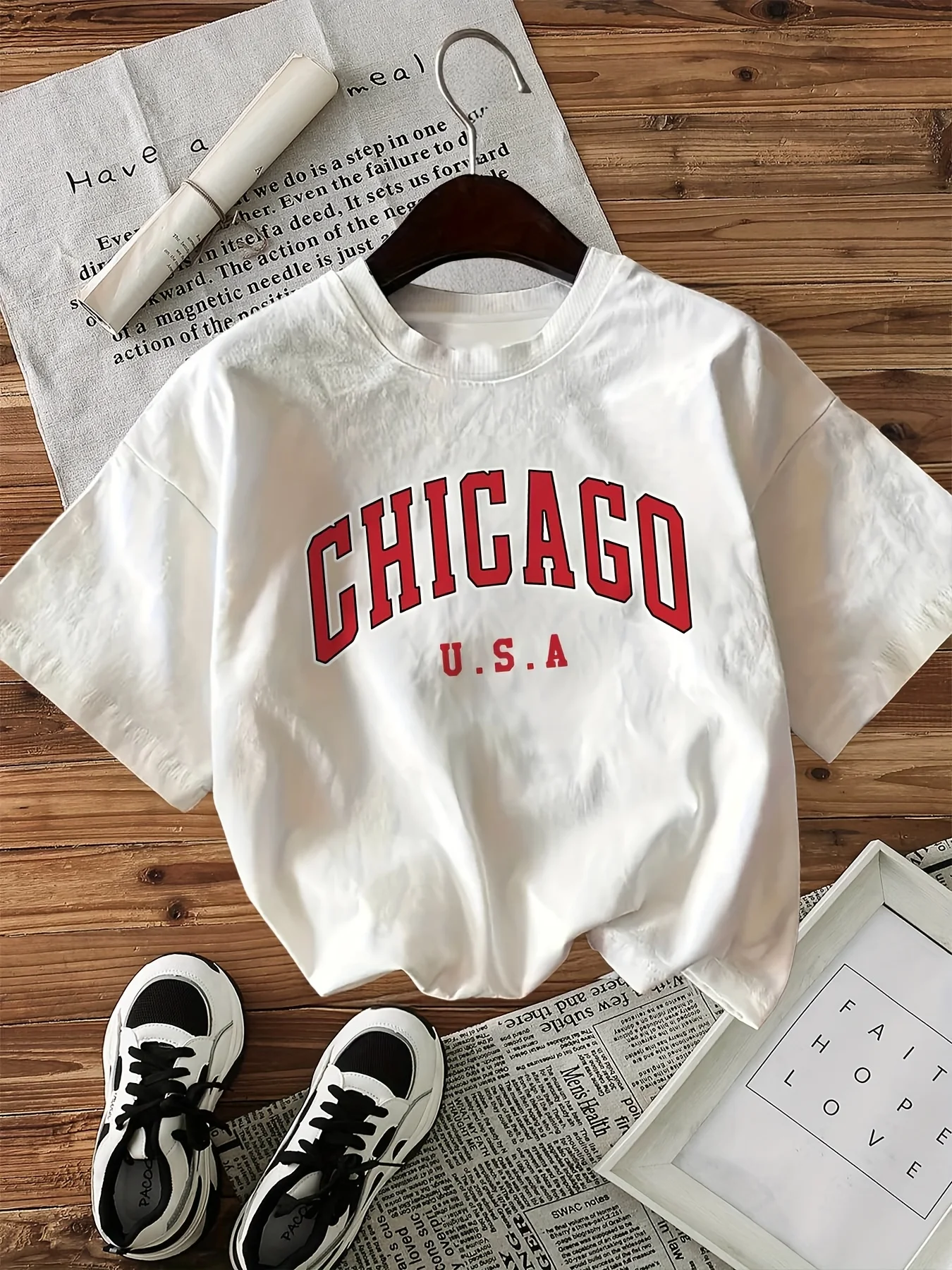 

Women'S Casual T-Shirt with Chicago Graphic Print, Short Sleeve Crew Neck Top, Regular Length, All-Season Knit Fabric,