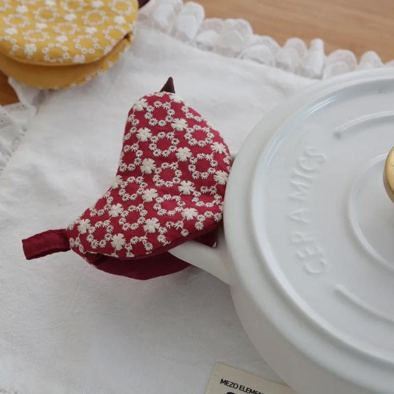 Embroidered Cute Little Bird Heat-Resistant Cap Pot Lid Clay Handle Heat-insulating Cast Iron Pot Ear Heat-resistant Cover