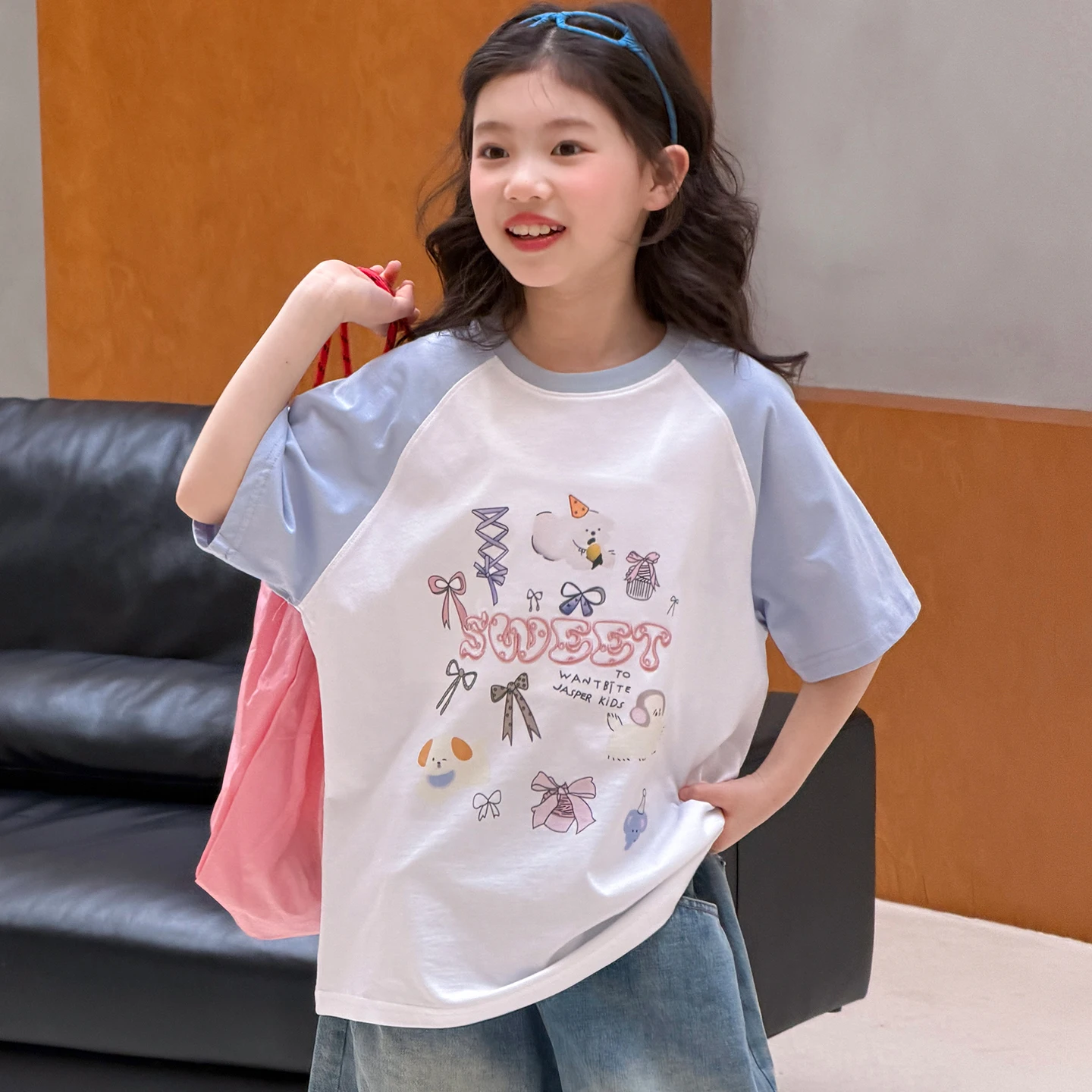 Girl's shoulder inserted letter embroidered T-shirt is super popular fashionable Korean style casual super good-looking coo