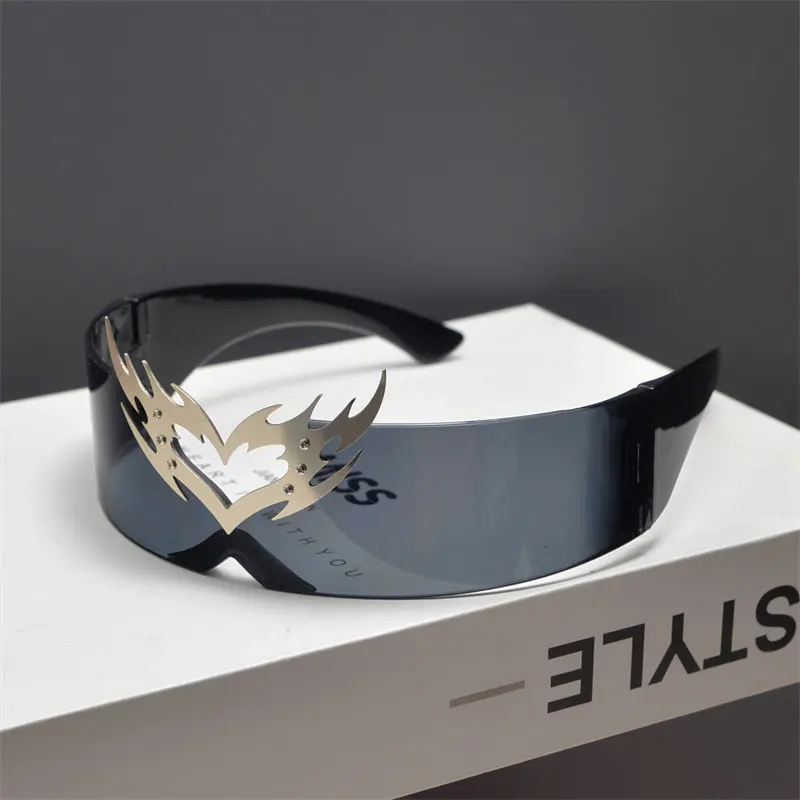 Cyberpunk futuristic rectangular one-piece colorful sunglasses European and American retro frameless flame decorative sunglasses