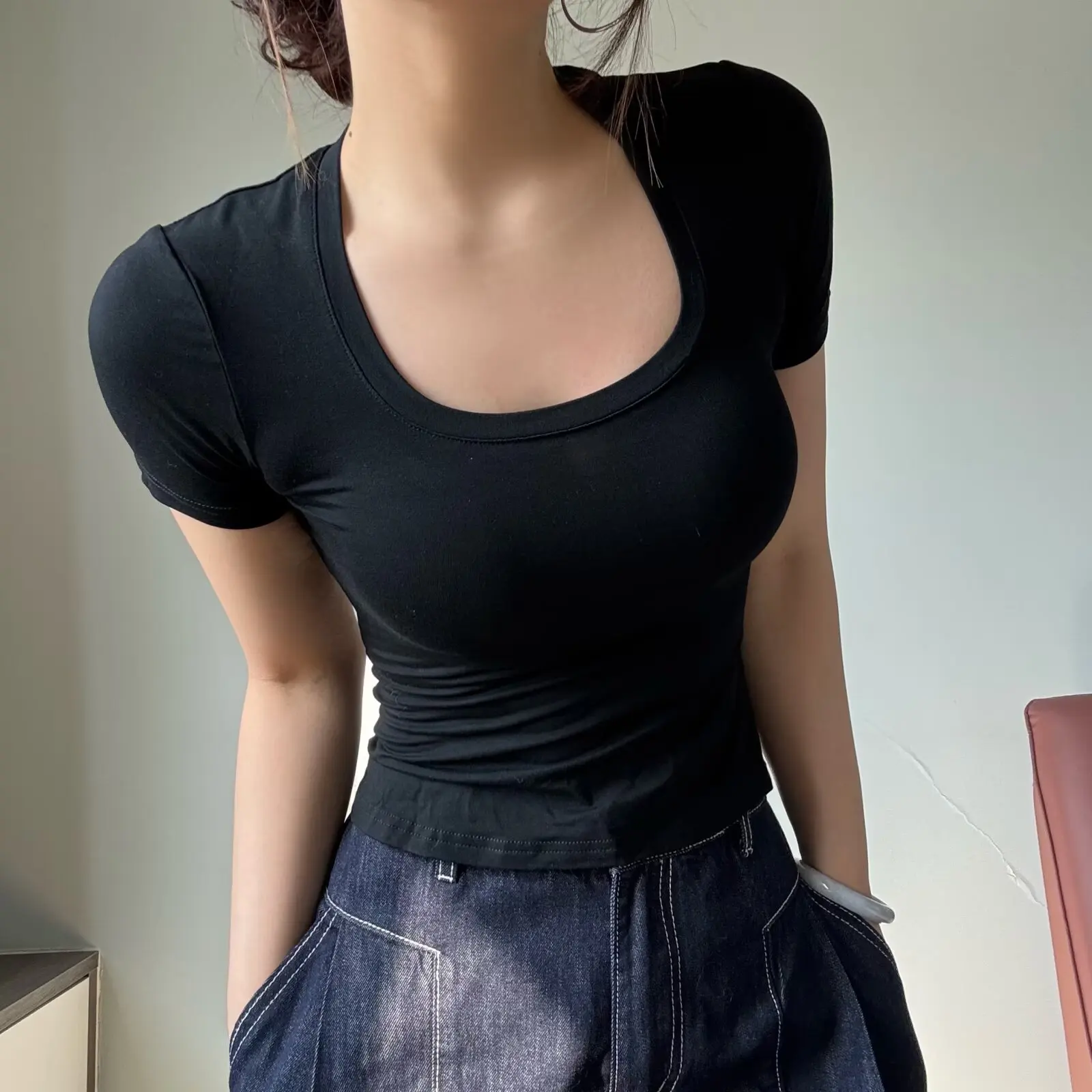 Cseta Sexy de Manga Curta com Decote U para Mulheres, Ajuste Slim, Estilo Casual de Verão, Cseta de Cor Sólida