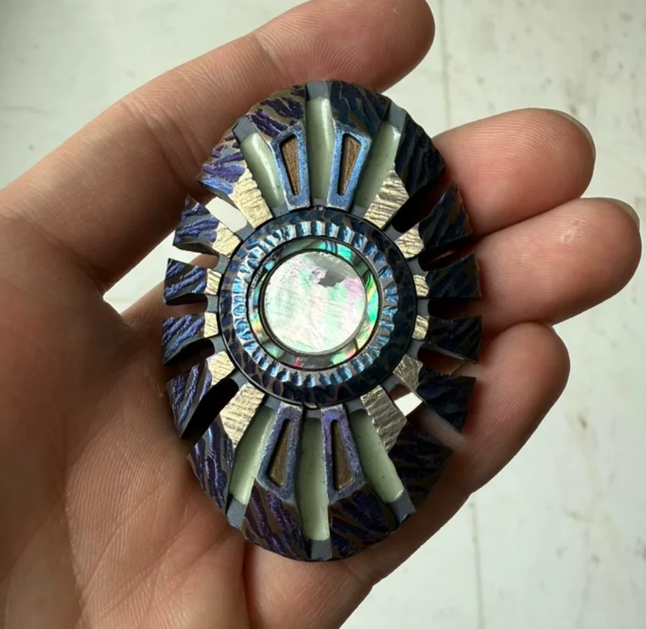 USED EDC Thunder God WM Gyroscope Titanium Alloy fingertip gyroscope Decompression toys