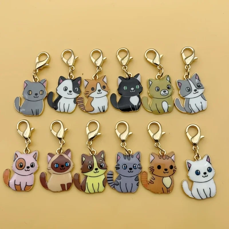 12 Stück Cartoon-Schlüsselanhänger mit niedlicher sitzender Katze, Katzen-Hummerverschluss, Schmuck, Geschenktüten-Accessoires
