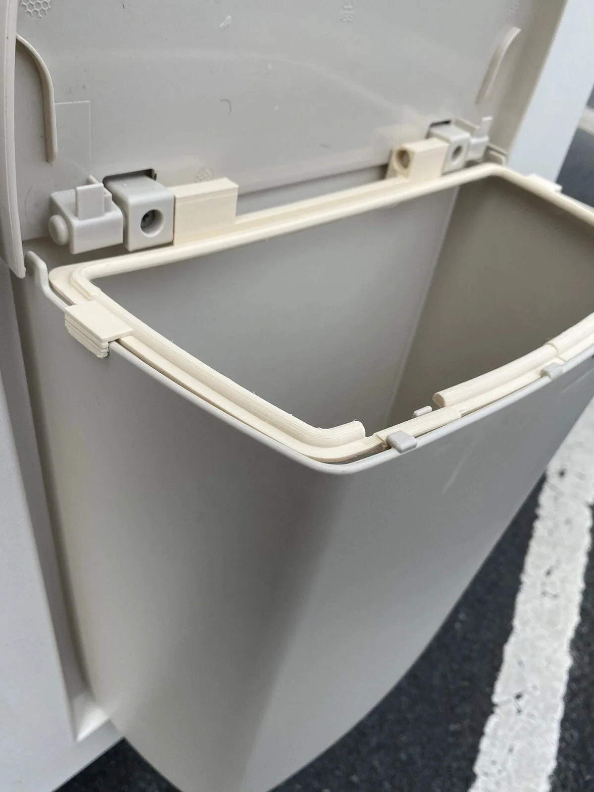 RV Trash Can Hartal Bracket Trash Bin D Ring Beige Interior Trash Storage Accessories For Hobby Dethleffs Lmc Caravan Motorhome