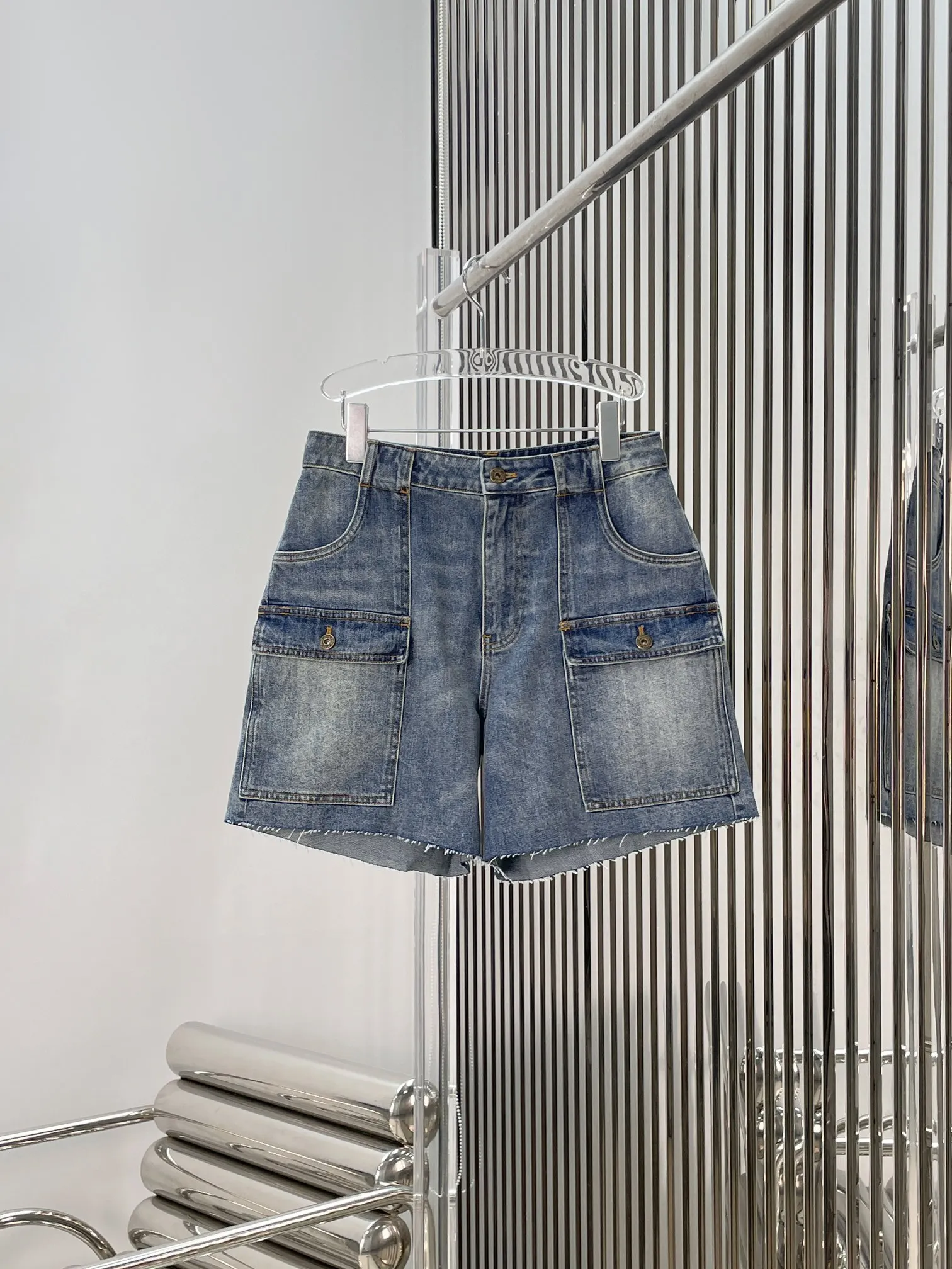 

Женские джинсовые шорты с высокой талией, рваные, с карманами, на молнии, летние, повседневные, свободного кроя, для коррекции фигуры