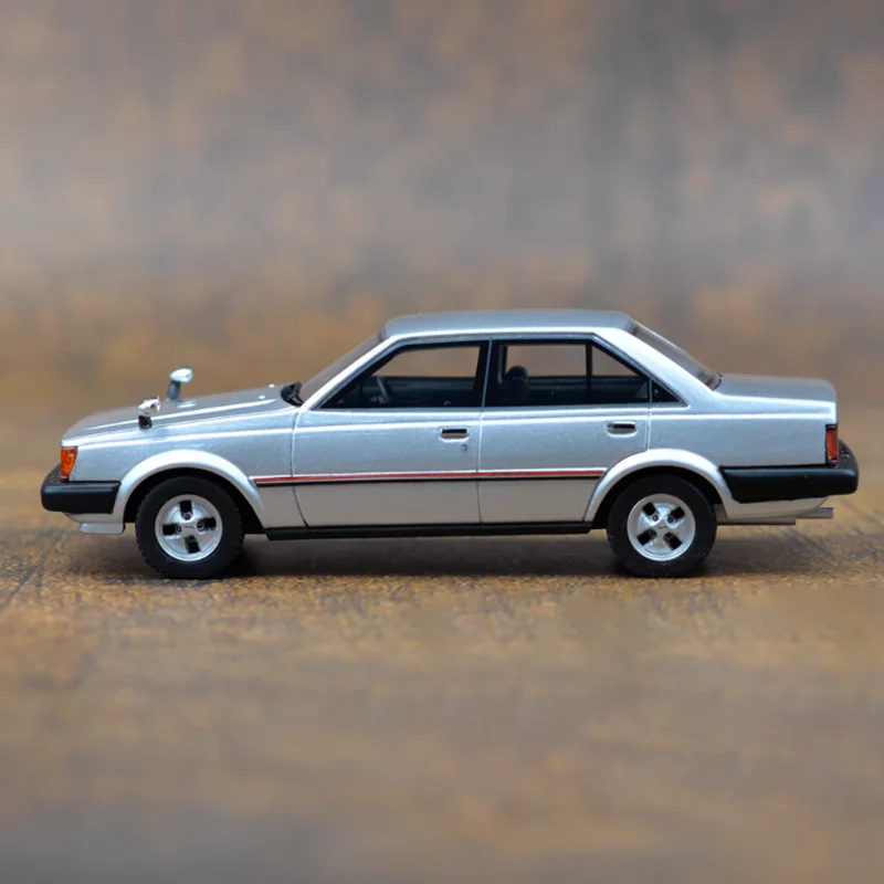 Original 1:43 Scale Toyota Carina 1600GT Simulation Resin Car Model Static Display Collectible Toy Gift Souvenir Decoration