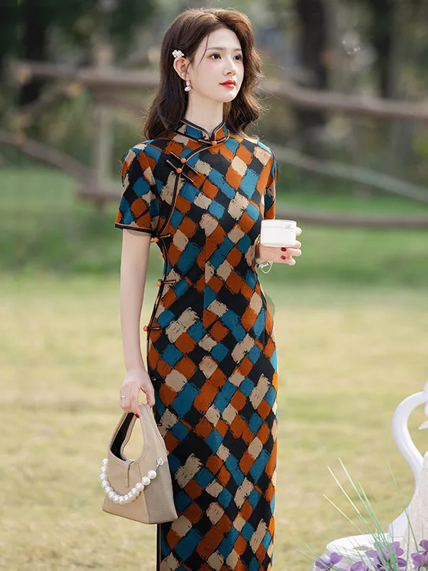 

Длинное ретро-платье-ципао в клетку для молодых женщин, приталенное, в китайском традиционном стиле, с коротким рукавом и пышной юбкой