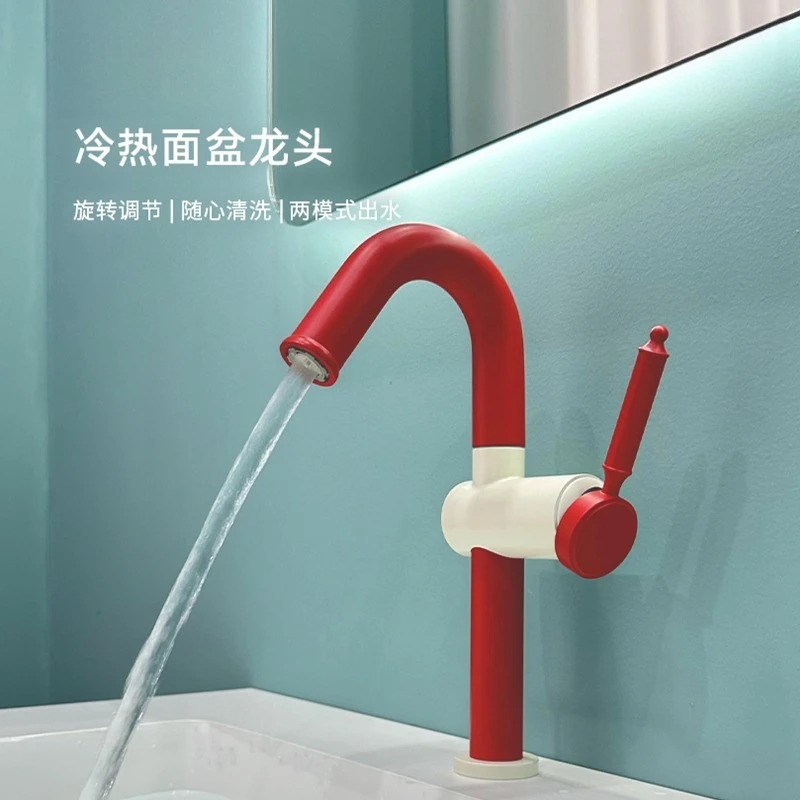 Rotating basin silver simple faucet, splash-proof basin hot and cold household faucet
