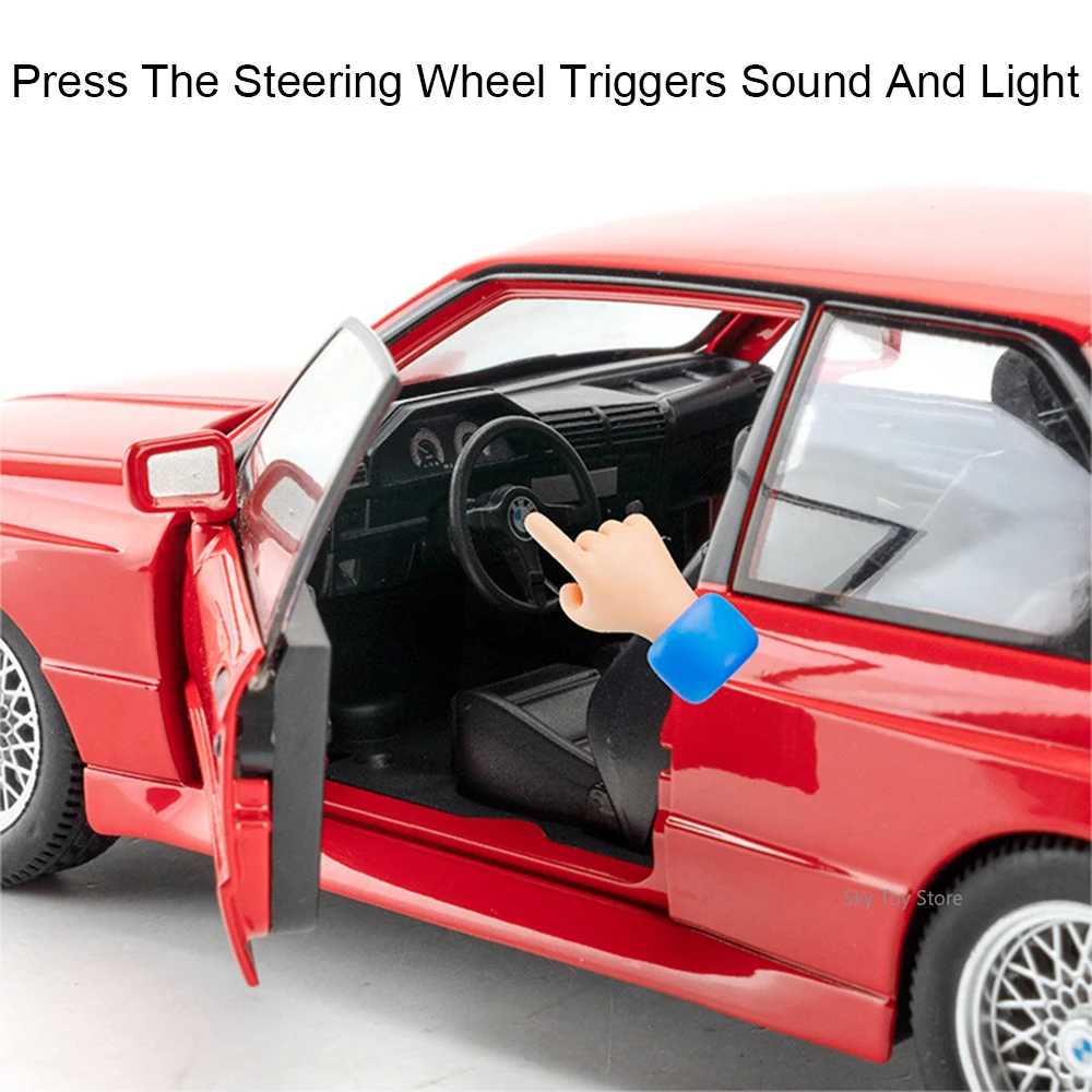 รถของเล่นจำลองโลหะผสม M3 ขนาด 1:24 พร้อมระบบพวงมาลัย ล้อหน้าหมุนได้ ประตูเปิดได้ มีเสียงและไฟ  แบบดึงหลัง ของขวัญสำหรับแฟนหนุ่ม