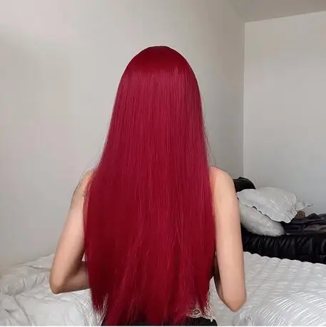 Wig lurus merah anggur panjang untuk wanita Wig rambut sintetis dengan poni Wig tahan panas Cosplay alami pesta harian