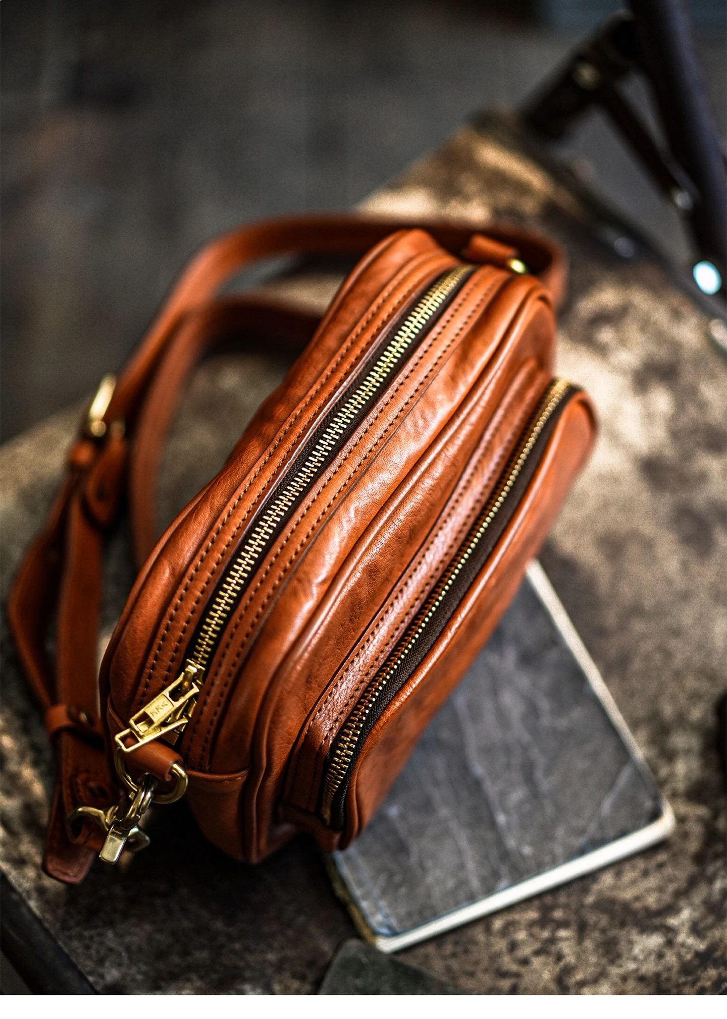 PNDME einfache, handgefertigte Vintage-Umhängetasche aus hochwertigem Echtleder für Herren, lässige Designer-Luxus-Schultertasche aus echtem Leder. – Detail 10