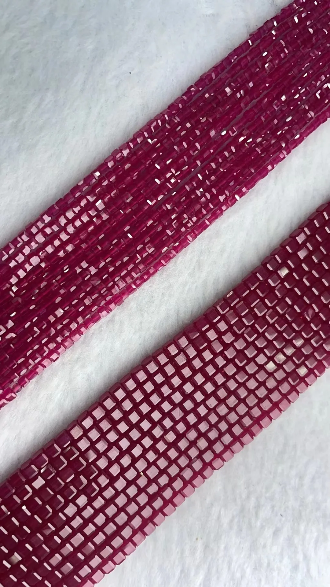 

Wholesale Natural Red corundum 2.2x2.2mm/3x3mm Square Cut Length:39cm